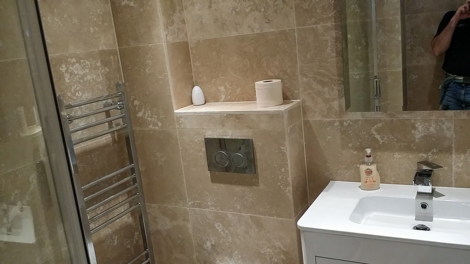 A1 Group - Urban-Style Shower Suite – High Street, Edinburgh